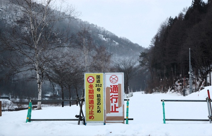 １１月中旬にてミニ尾瀬公園で冬季通行止めとなっております。来年の４月まで、約半年間の冬季通行止め期間です（２０２５年１２月２５日）。